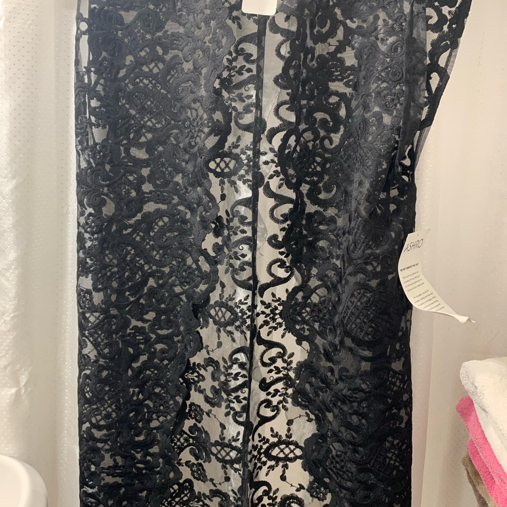 Suit - Picture 4 of 9